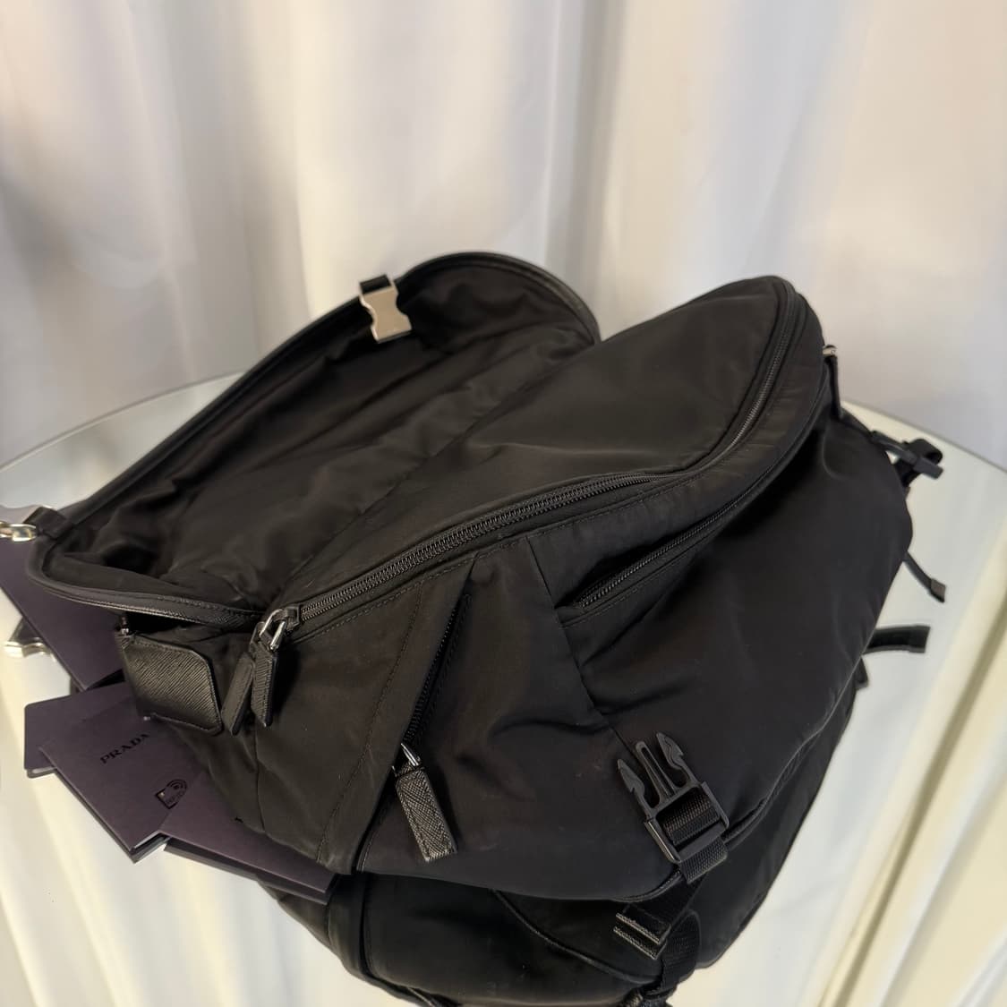 프라다 리나일론 바이커백 2VH991 블랙 상품이미지6