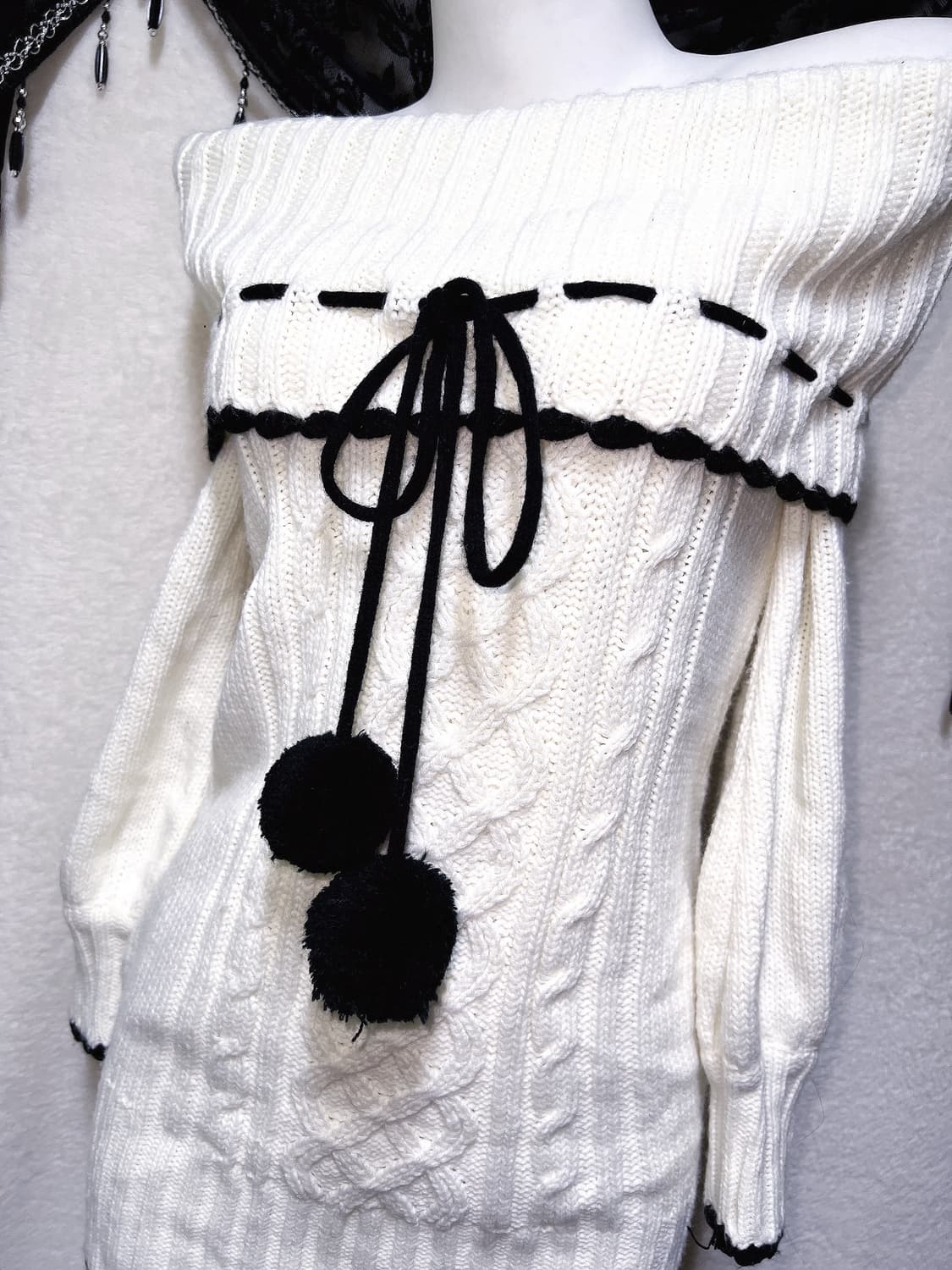 핑크믹스 로맨틱갸루 로걀 히메 화이트 니트 폼폼 오프숄더원피스 달천 핀터 상품이미지5