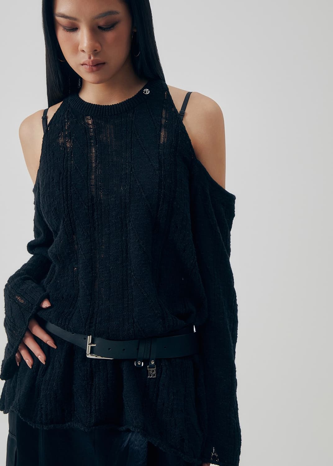 (장원영 착용) 트리밍버드 오프숄더 케이블 니트 상품이미지5