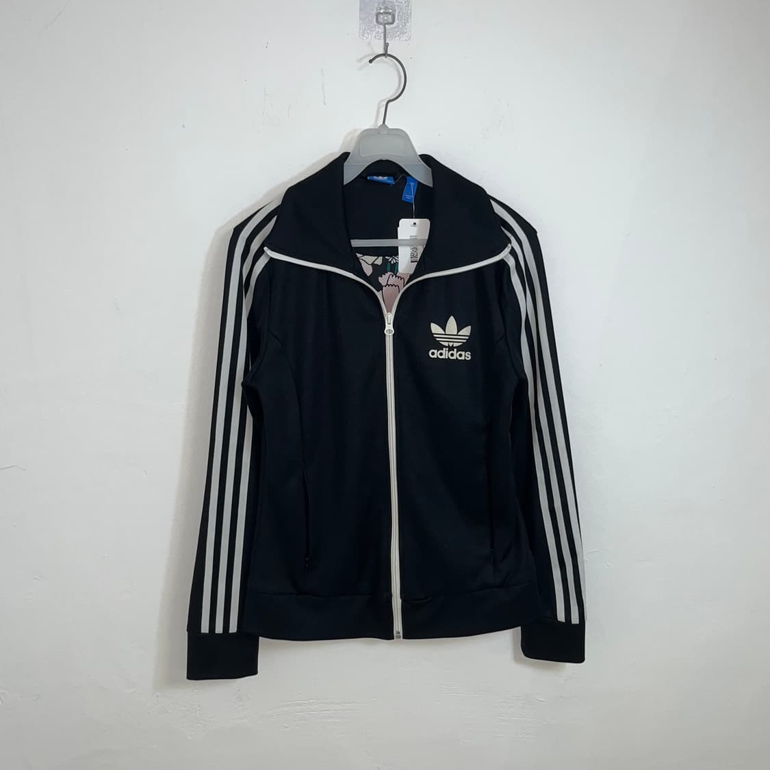 Adidas black Europa track jacket 상품이미지4