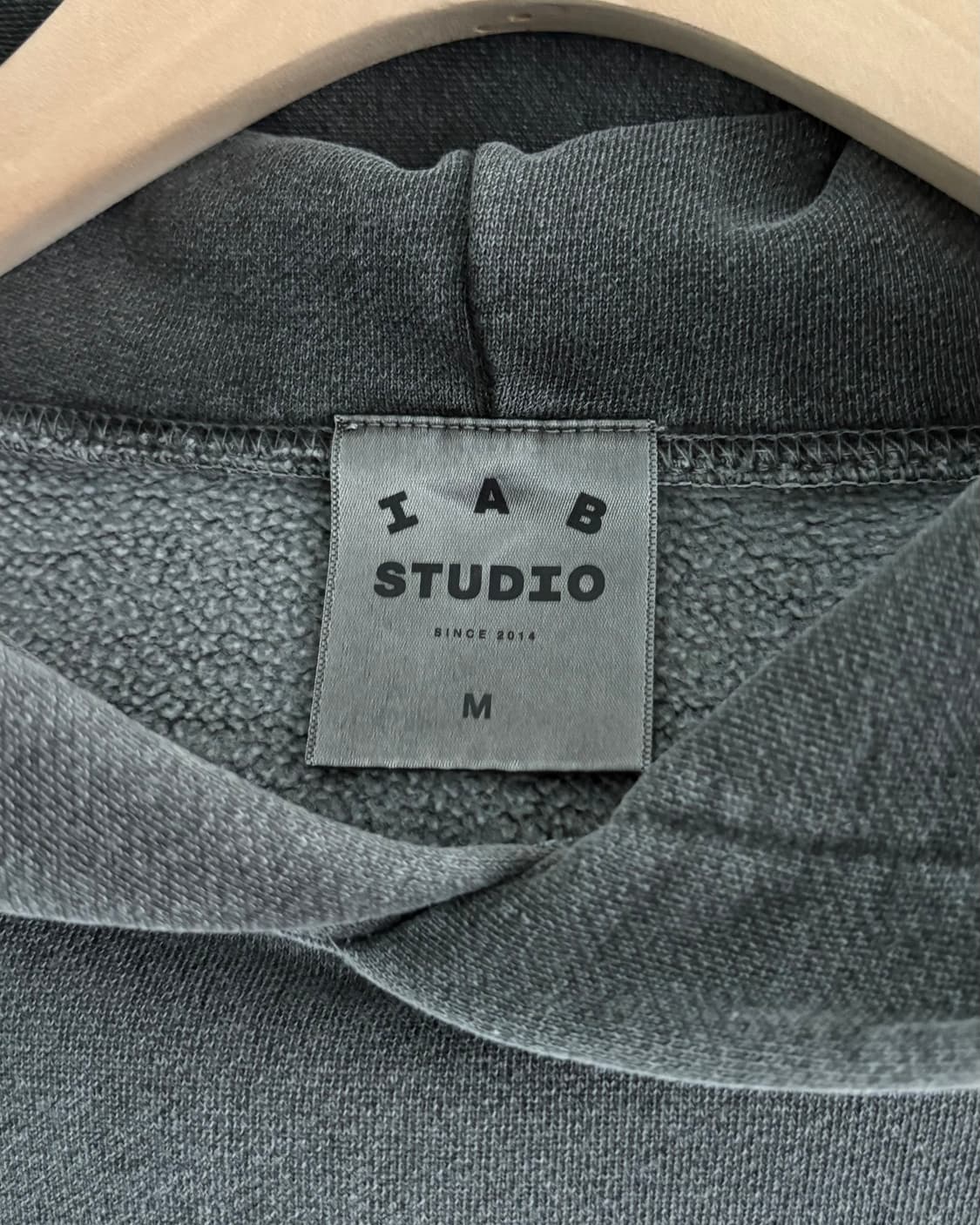 IAB Studio 아이앱스튜디오 피그먼트다잉 후드티 상품이미지5