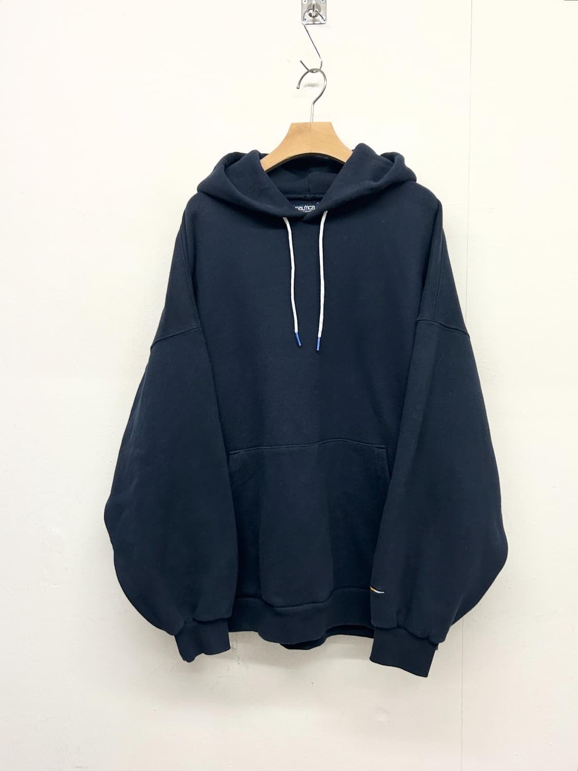 노티카 재팬 네이비 후드티 상품이미지1