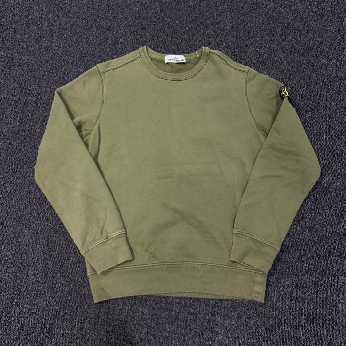 스톤아일랜드 와펜 맨투맨 상품이미지1