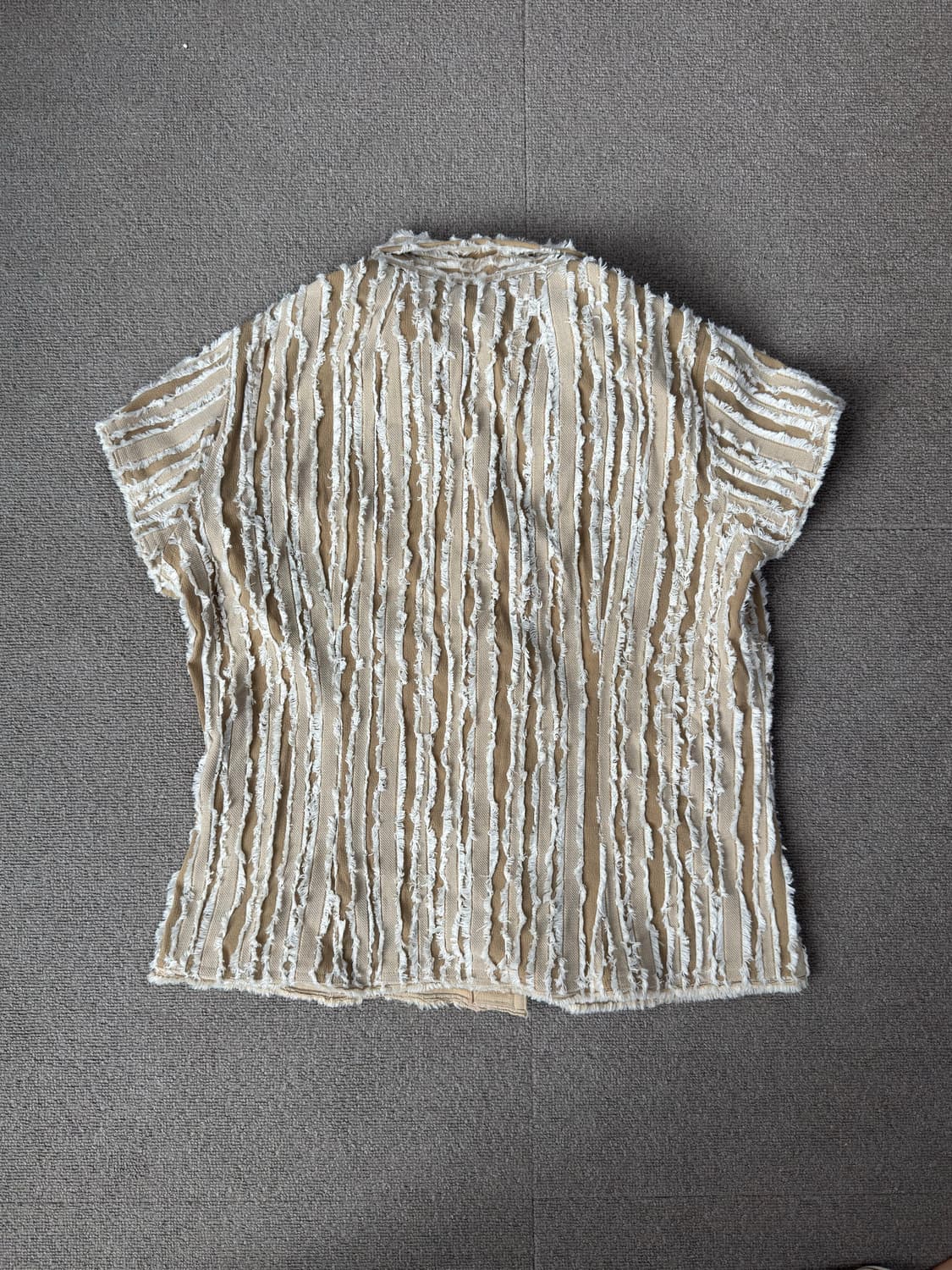 입체 프린지 디테일 스트라이프 반팔 셔츠 상품이미지7