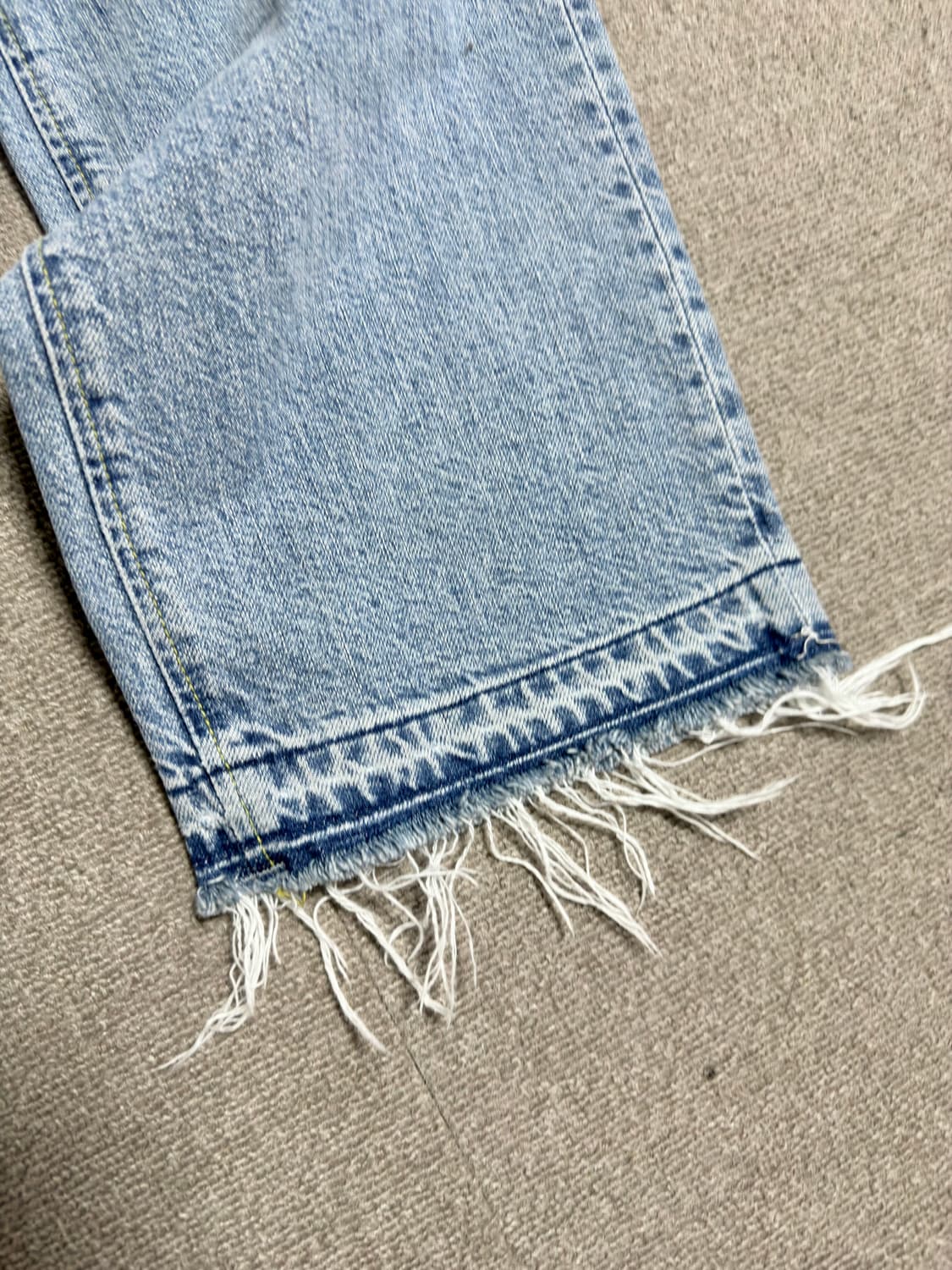 BIG JOHN Distressed Cut-off Denim Pants 상품이미지5