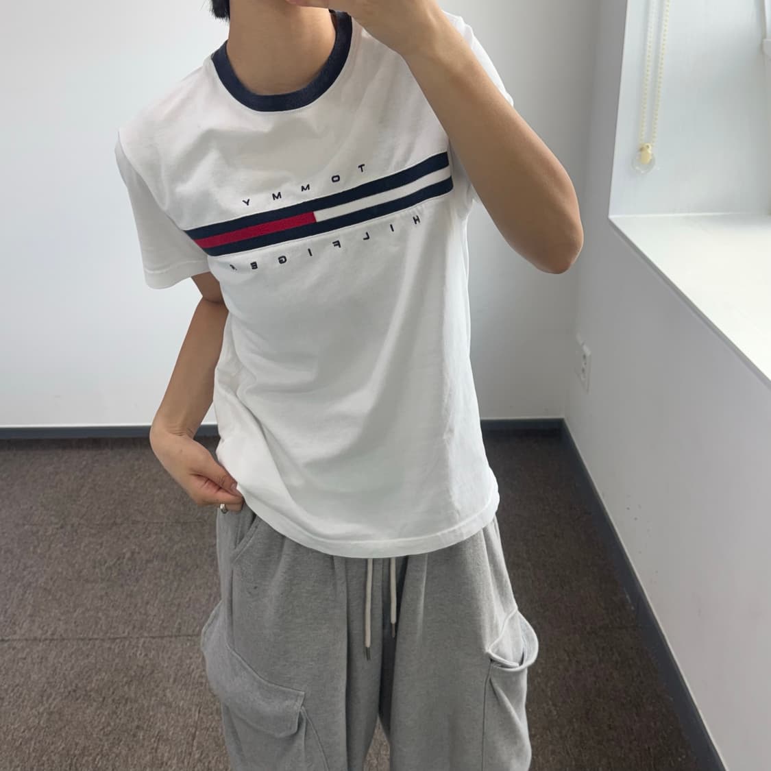 Tommy Hilfiger 타미힐피거 화이트 반팔 상품이미지2