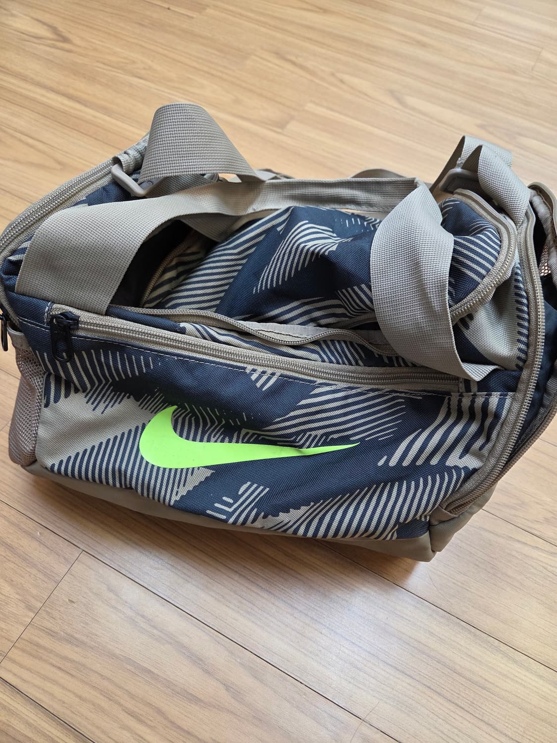 ​[나이키] 그래픽 더플백 (헬스/운동용 가방)
​나이키 정품 더플백 판 상품이미지1