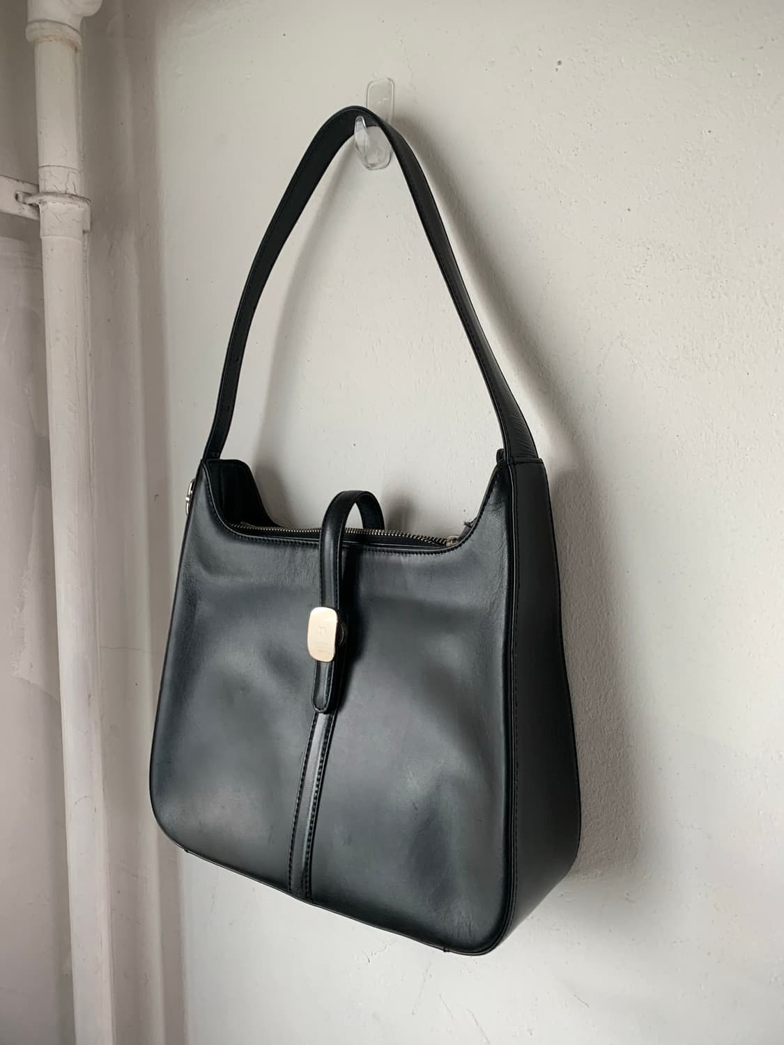 courreges 꾸레쥬 레더 숄더백 상품이미지1