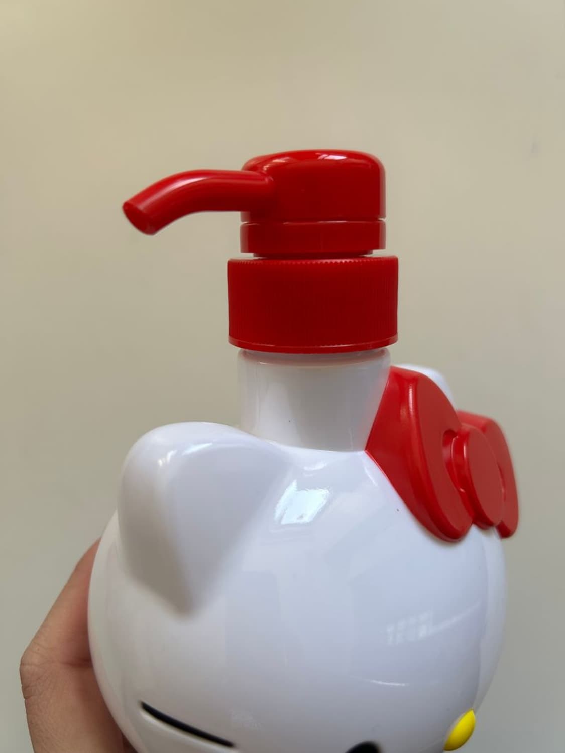 HELLO KITTY POMP BOTTLE 키티 폼프 병 상품이미지3