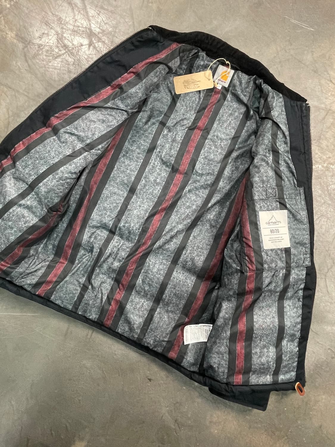 칼하트 프레젠트 다운 자켓 상품이미지5