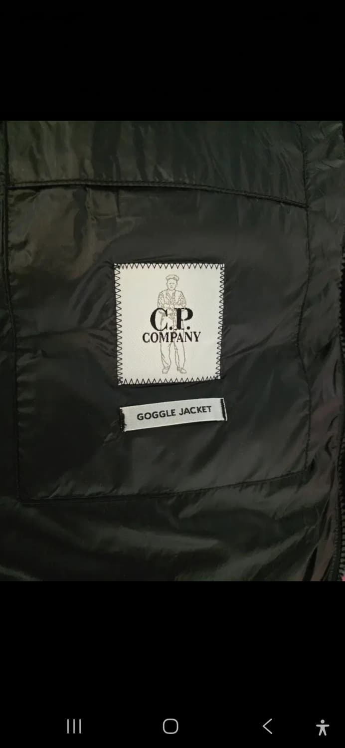 CP컴퍼니 DD쉘 니트 패딩조끼 19CMKN185A 006390M 999 상품이미지6