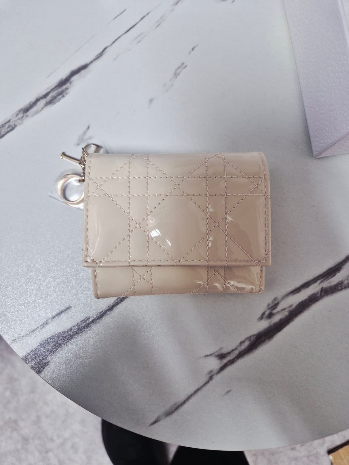 디올 로투스 반지갑 샌드컬러 (새상품) 상품이미지9