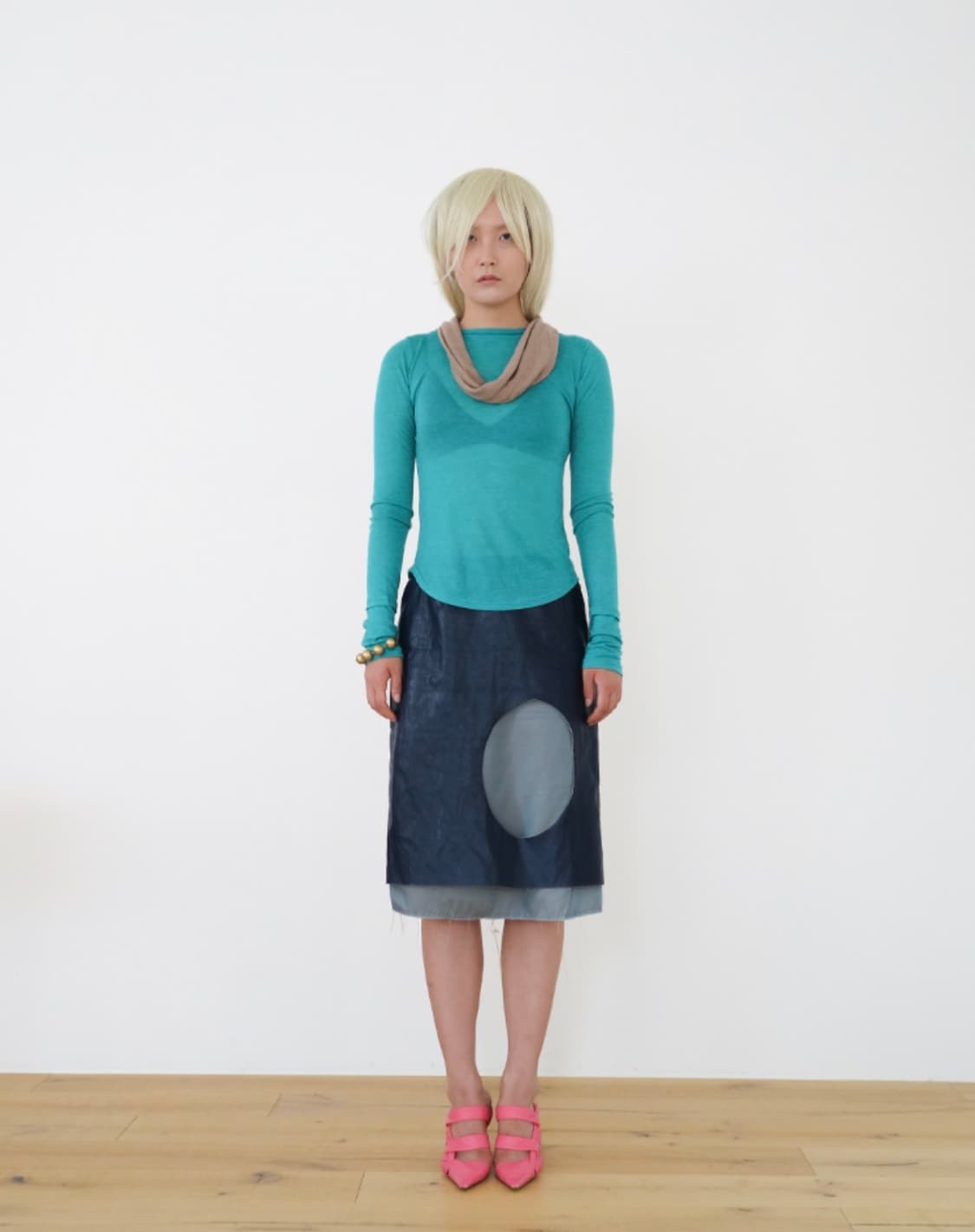 푼크툼 “O" skirt on blue 상품이미지2