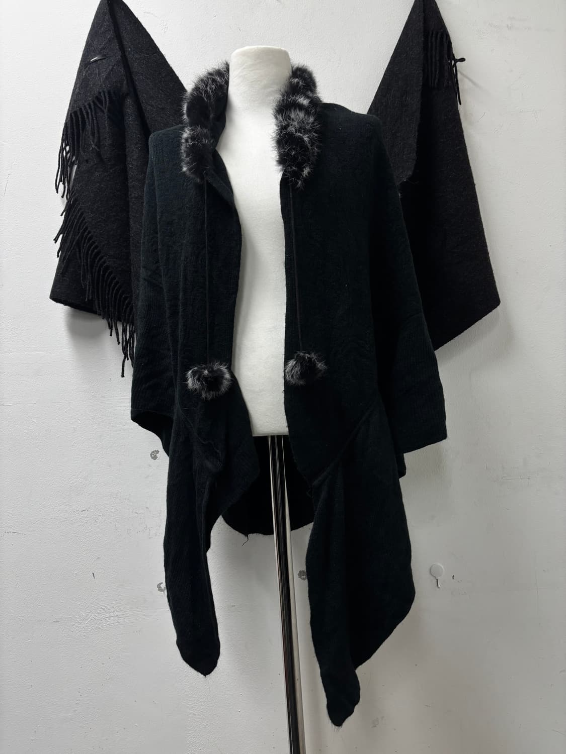 “Vintage”00‘s Black&Grey Cape 상품이미지1