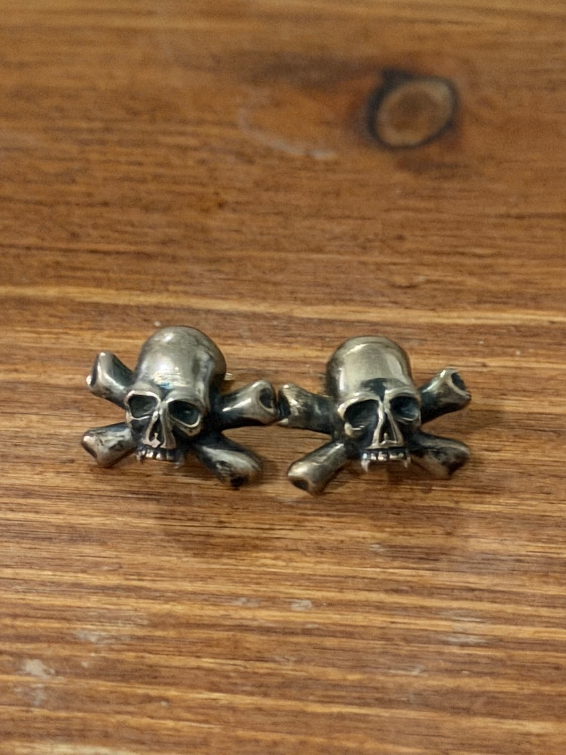 Roen 스컬 크로스본 925 실버 귀걸이  상품이미지1