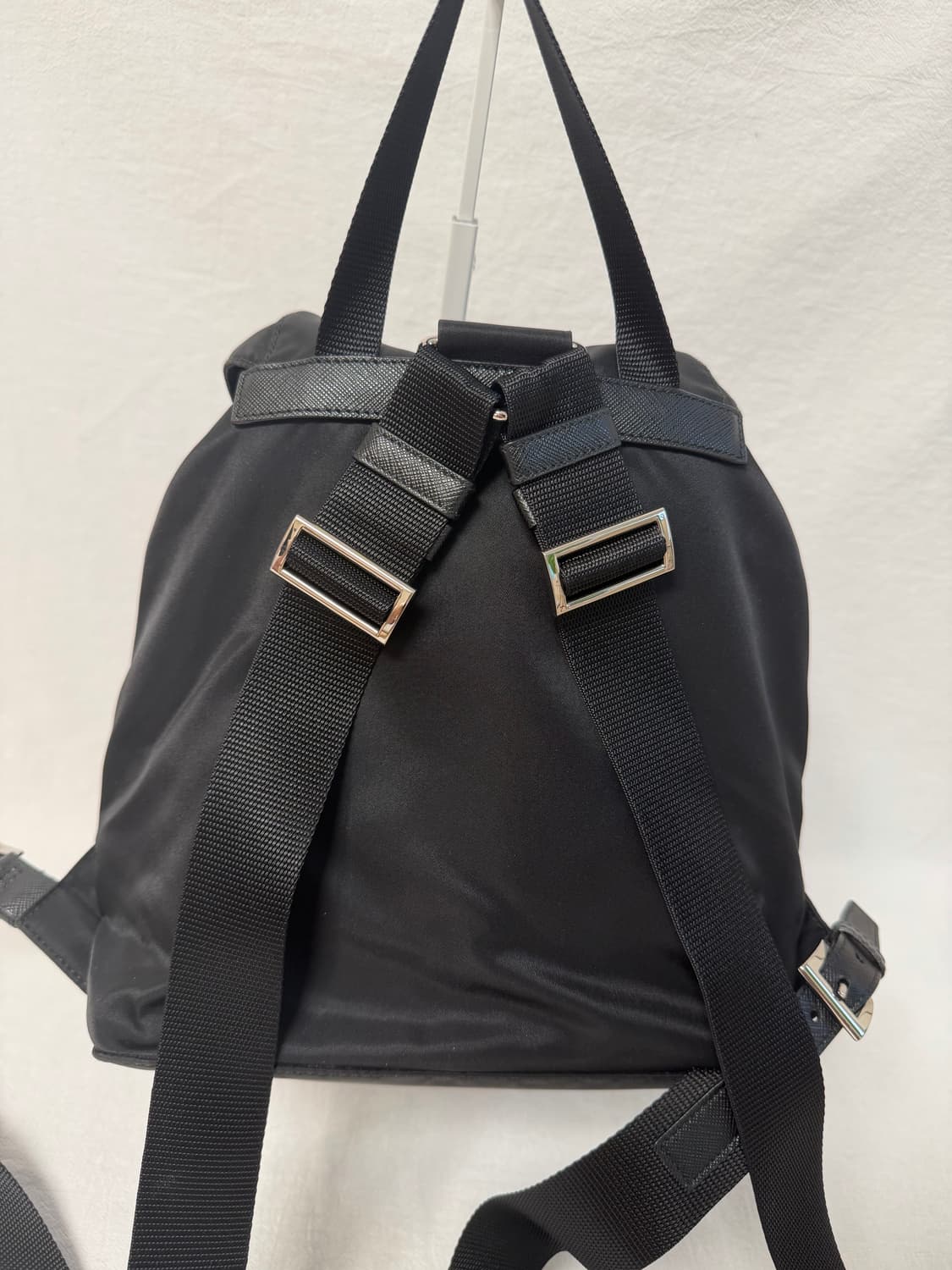 정품 프라다 사피아노 리나일론 블랙 스몰 백팩 상품이미지5