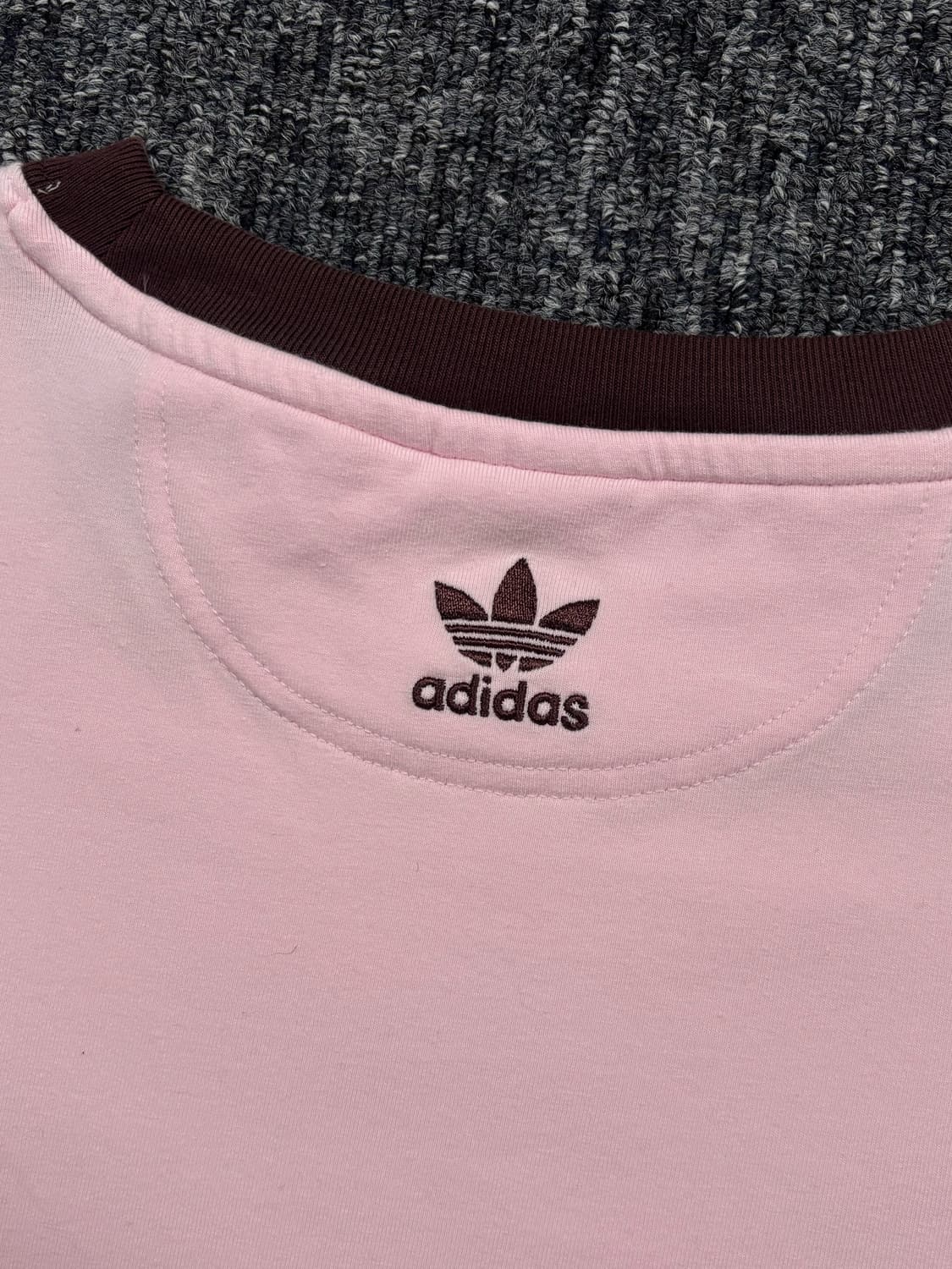 아디다스 레트로 그래픽 핑크 반팔 상품이미지5