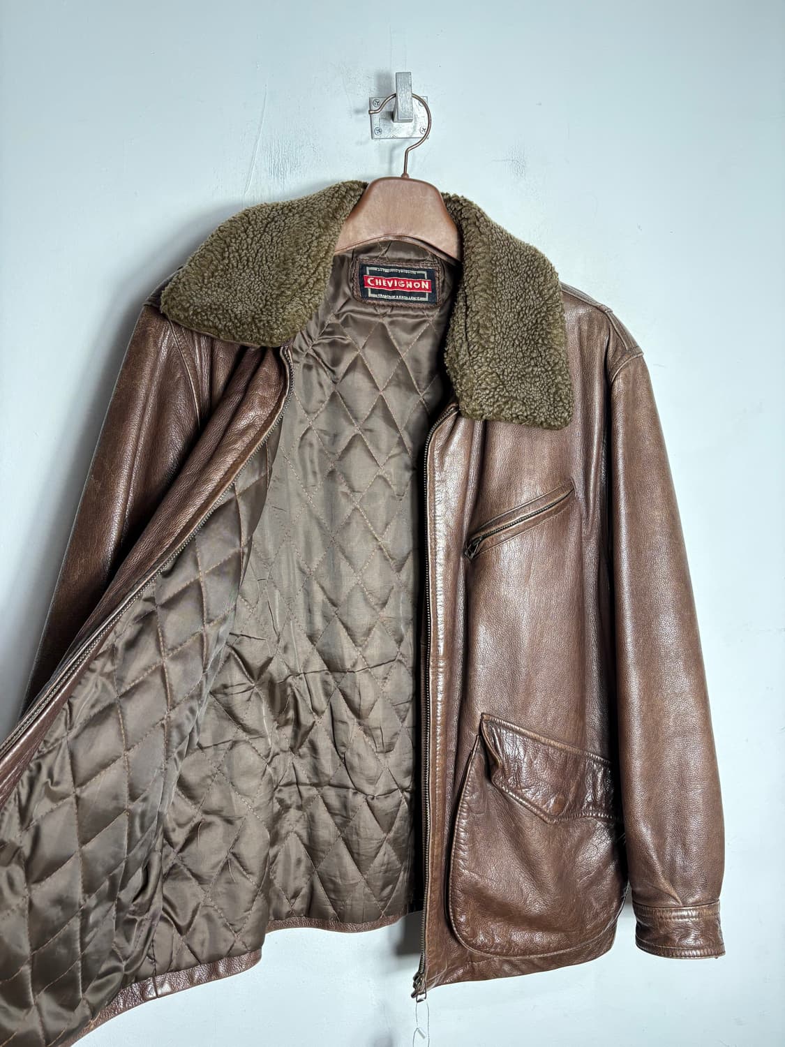 Chevignon 쉐비뇽 시어링 카라 가죽 자켓 상품이미지3