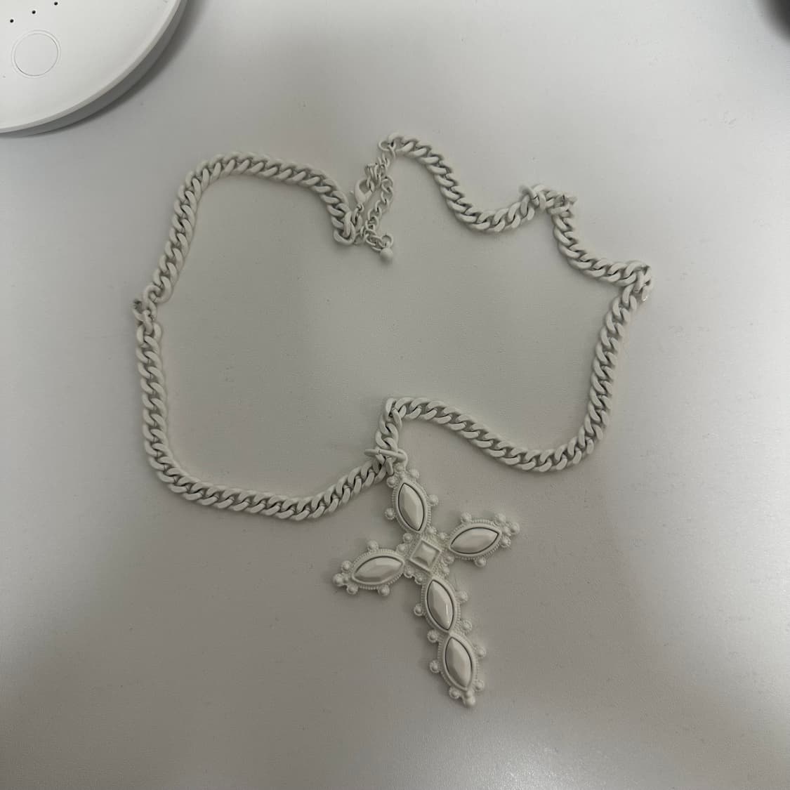 화이트 볼드 십자가 체인 목걸이 상품이미지2