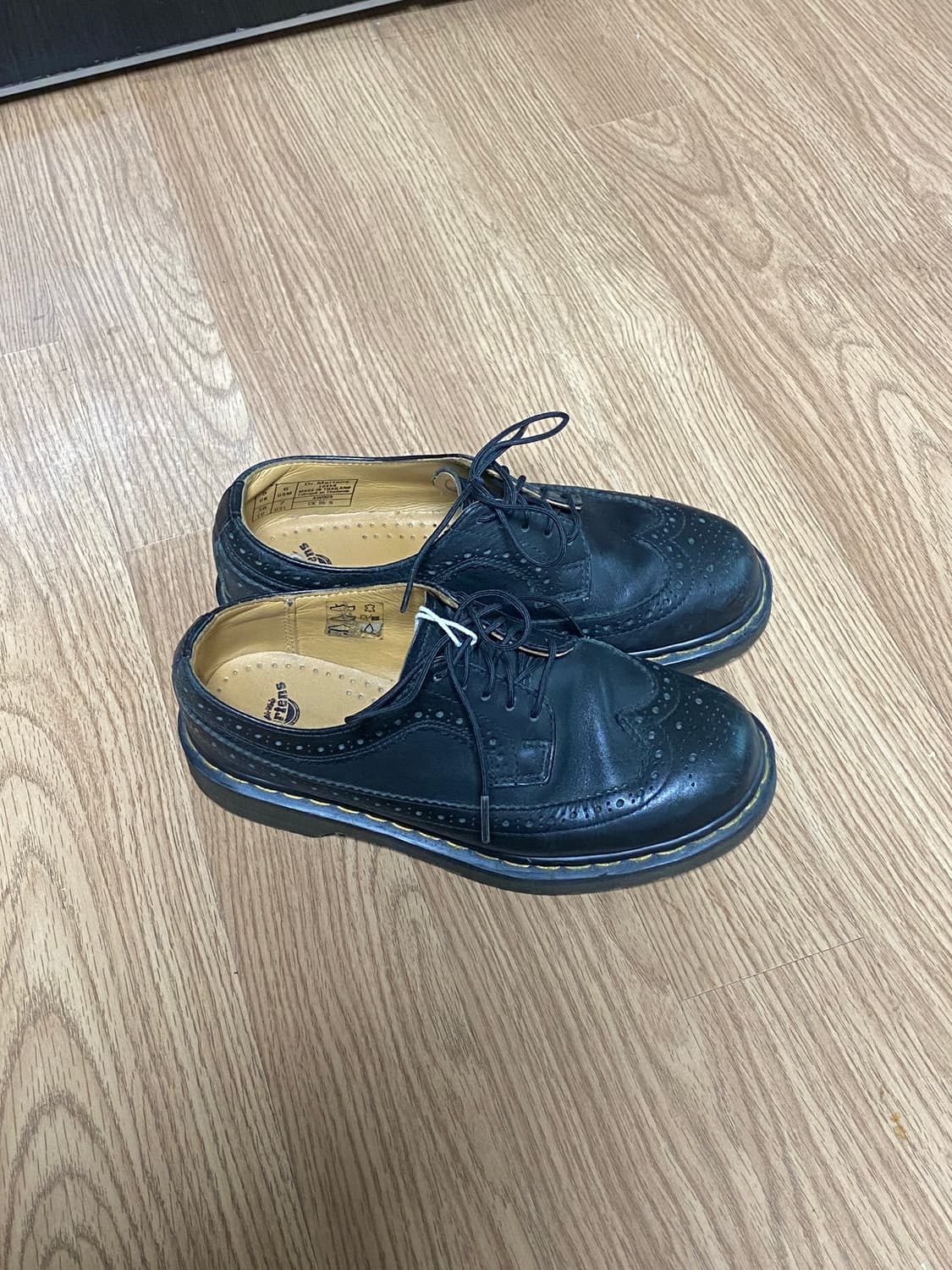 닥터마틴 10456 윙팁 블랙 상품이미지1