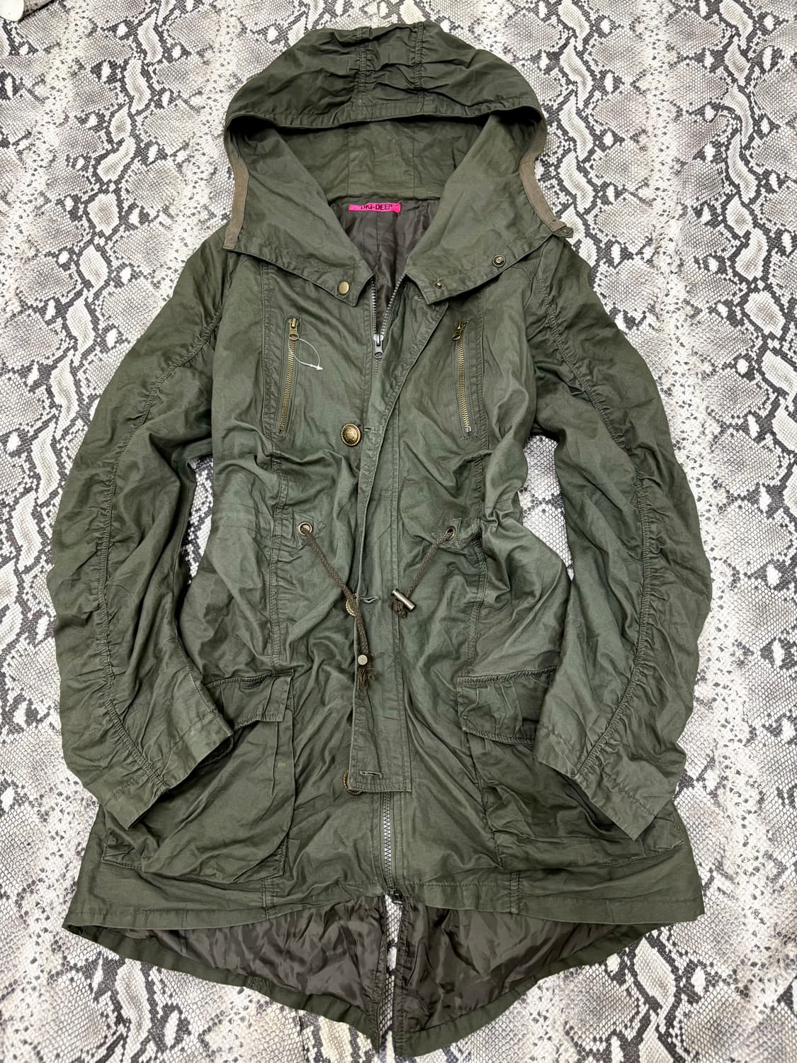 “Dig Deep” Grunge Mood Over Hooded Khaki 상품이미지7