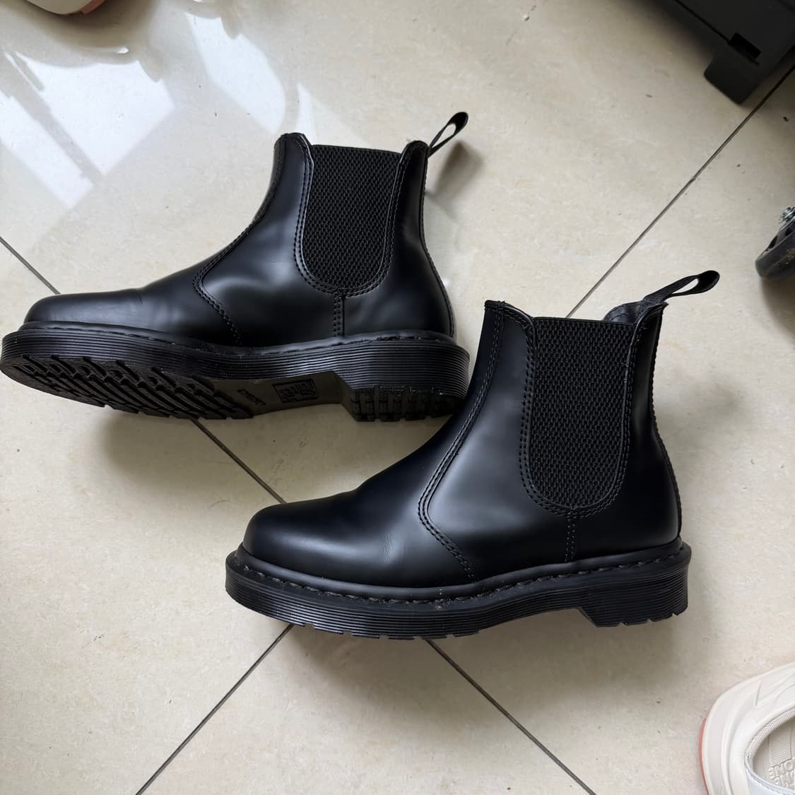 닥터마틴 2976 모노 블랙 상품이미지2