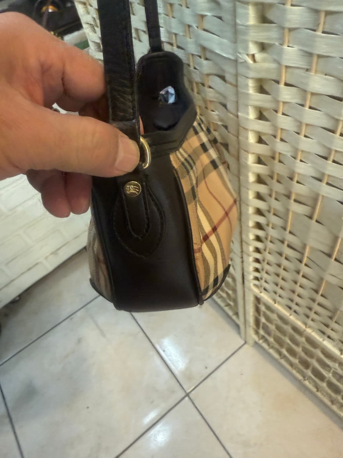 정품 버버리 노바체크 크로스백 팝니다 상품이미지3