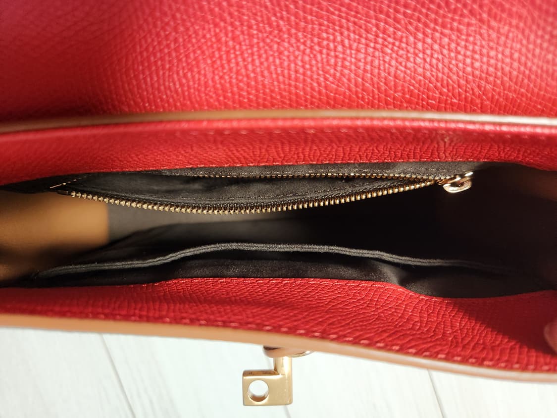 쿠론 스테파니 클래식 미니크로스 백

여성가방/토트백/숄더백/메인소재:  상품이미지10