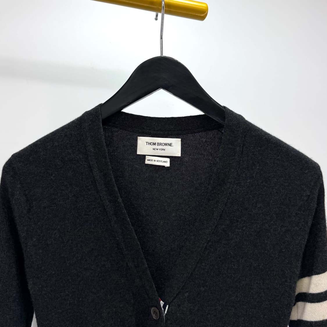 [42사이즈] 톰브라운 사선완장 캐시미어 가디건 (FKC001A) 상품이미지4