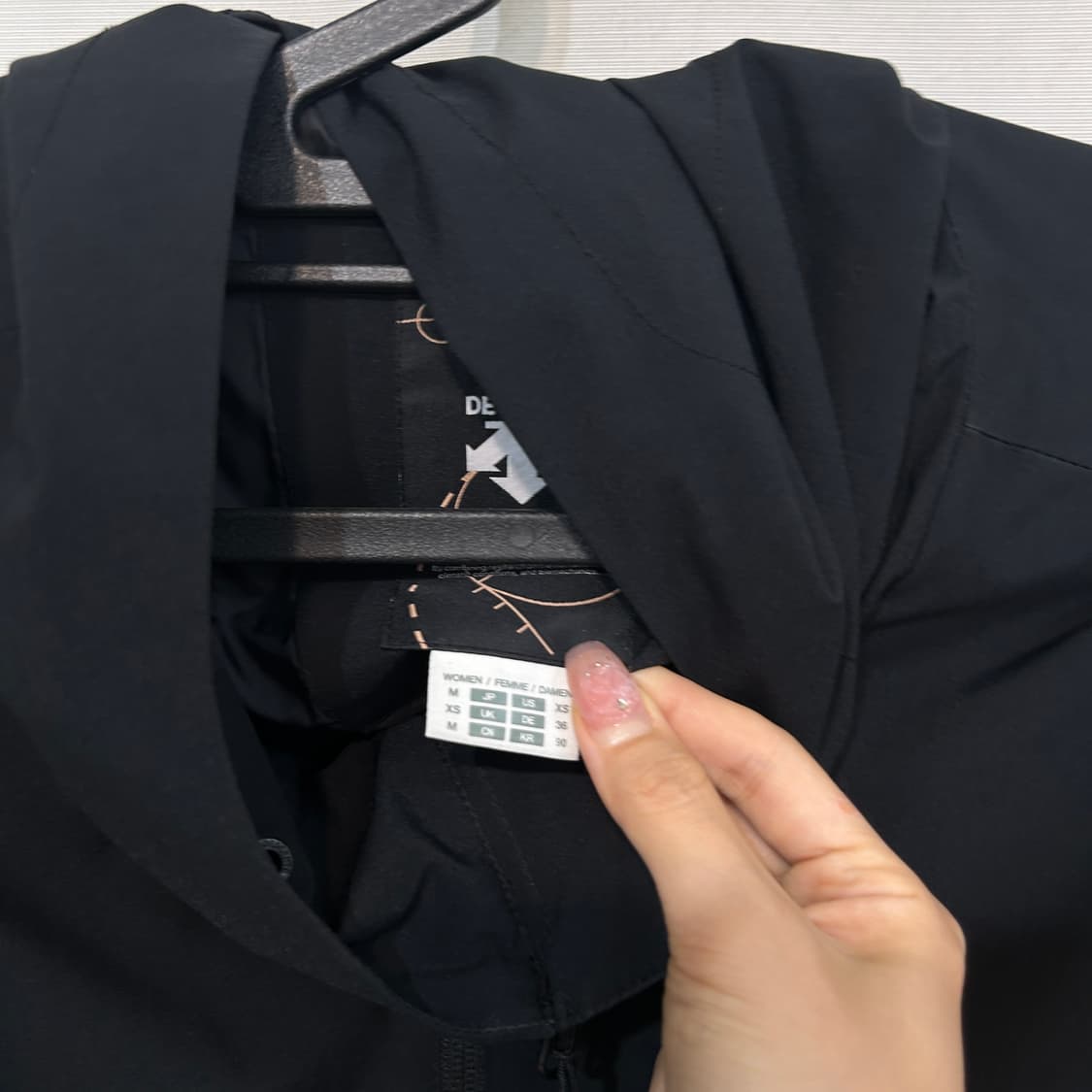 데상트 여성 바람막이 90 상품이미지2