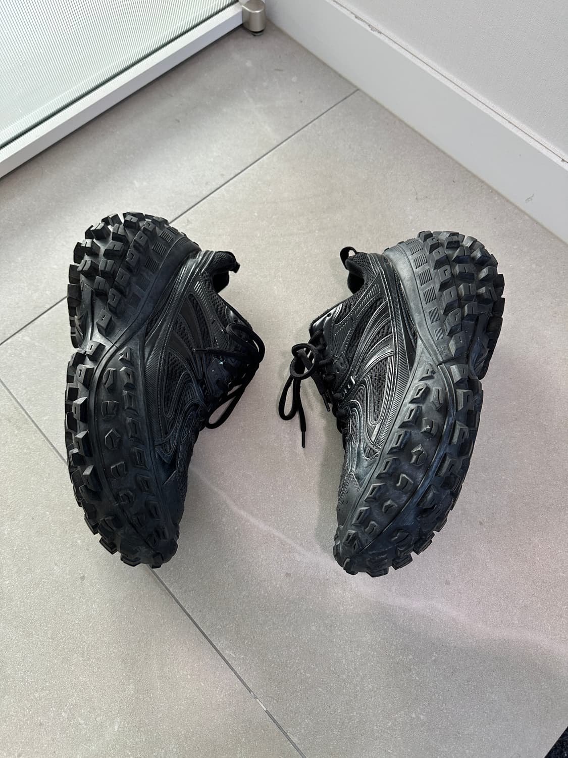 발렌시아가 디펜더 블랙 42사이즈 상품이미지4