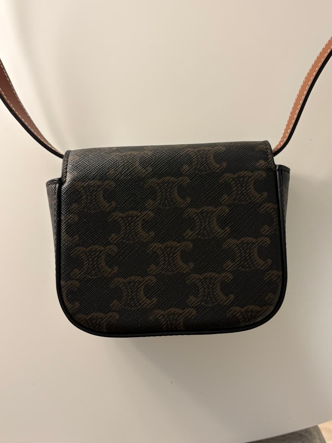 셀린느 미니 클로드 트리옹프 캔버스 백 상품이미지4