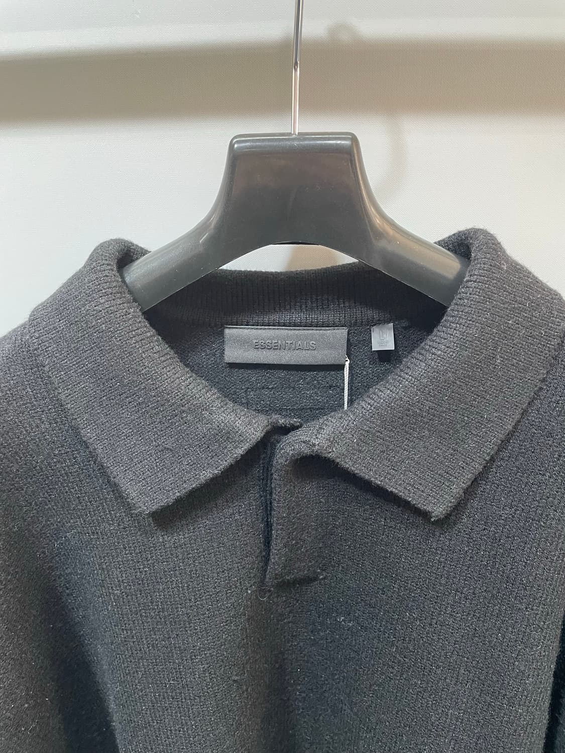 (정품/새상품) 에센셜 피어오브갓 남성 제트 블랙 폴로 카라 니트 상품이미지2
