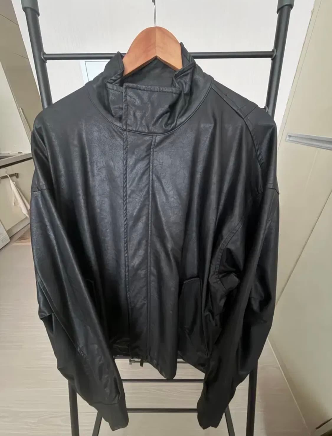 페이크레더 오버핏 자켓 상품이미지1