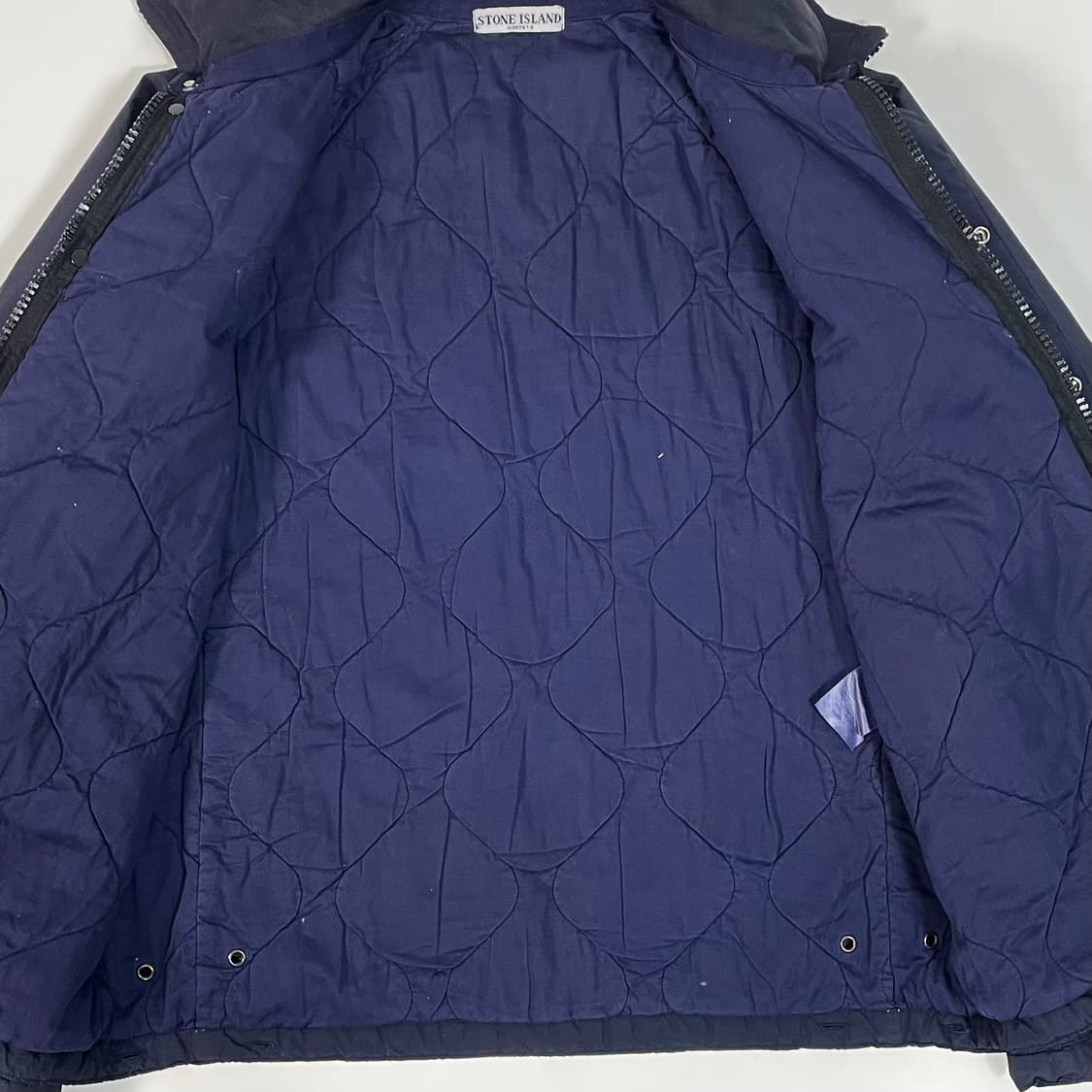 스톤아일랜드 네이비 나일론 바람막이 점퍼 (on.64)    상품이미지6