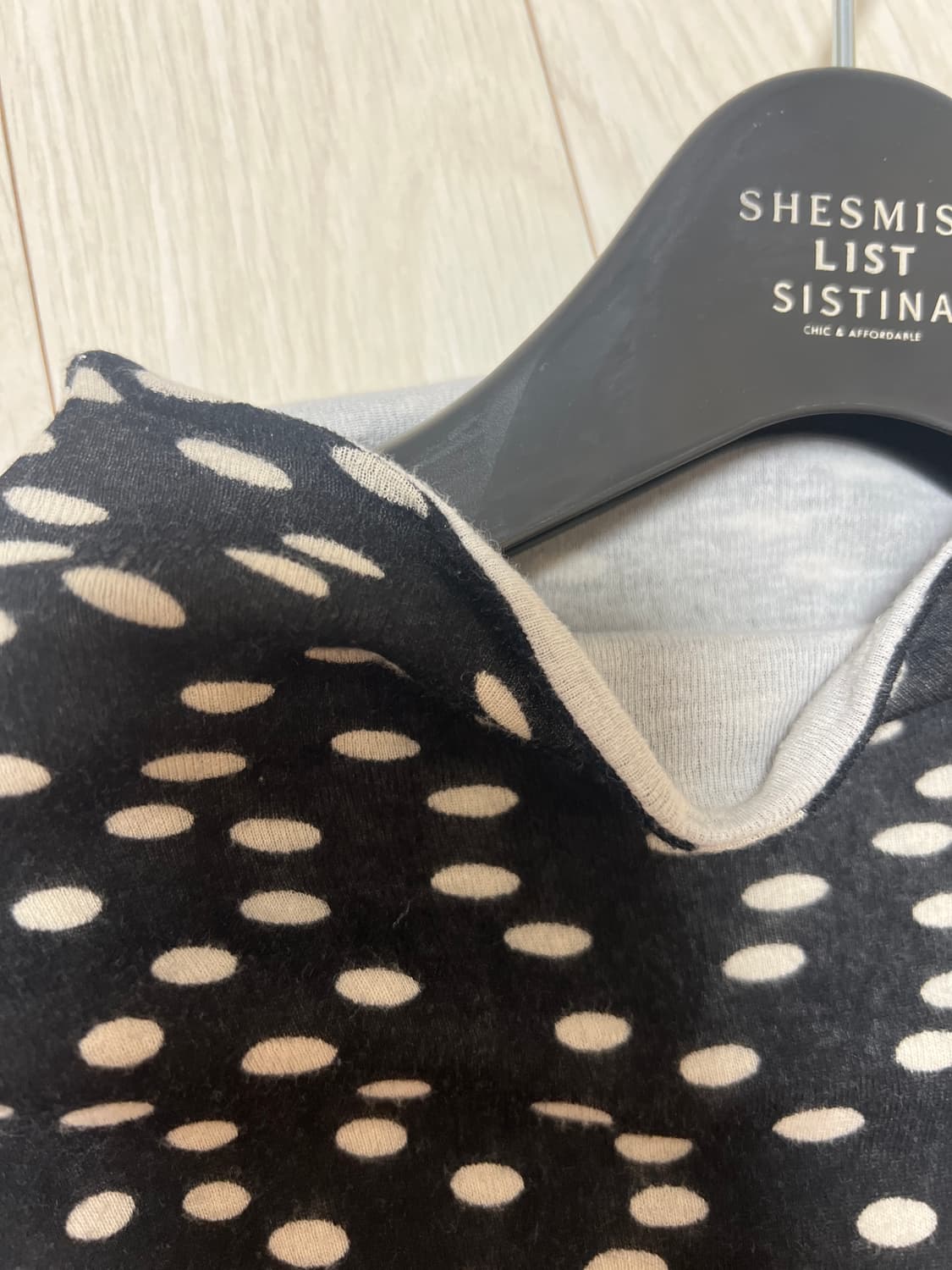 빈티지 도트 레이어드 목폴라 티 상품이미지2