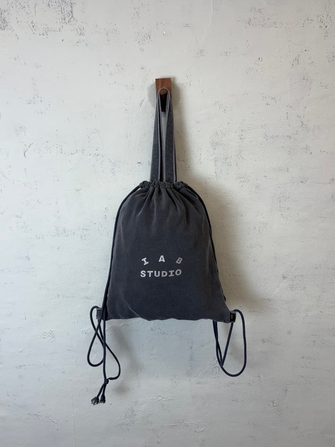 IAB STUDIO 아이앱스튜디오 피그먼트 짐색 상품이미지1