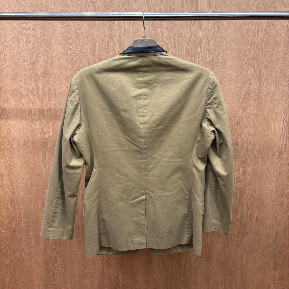 도나카란 뉴욕 코튼 테일러드 자켓 싱글 버튼 레더 카라 배색 베이지 상품이미지3