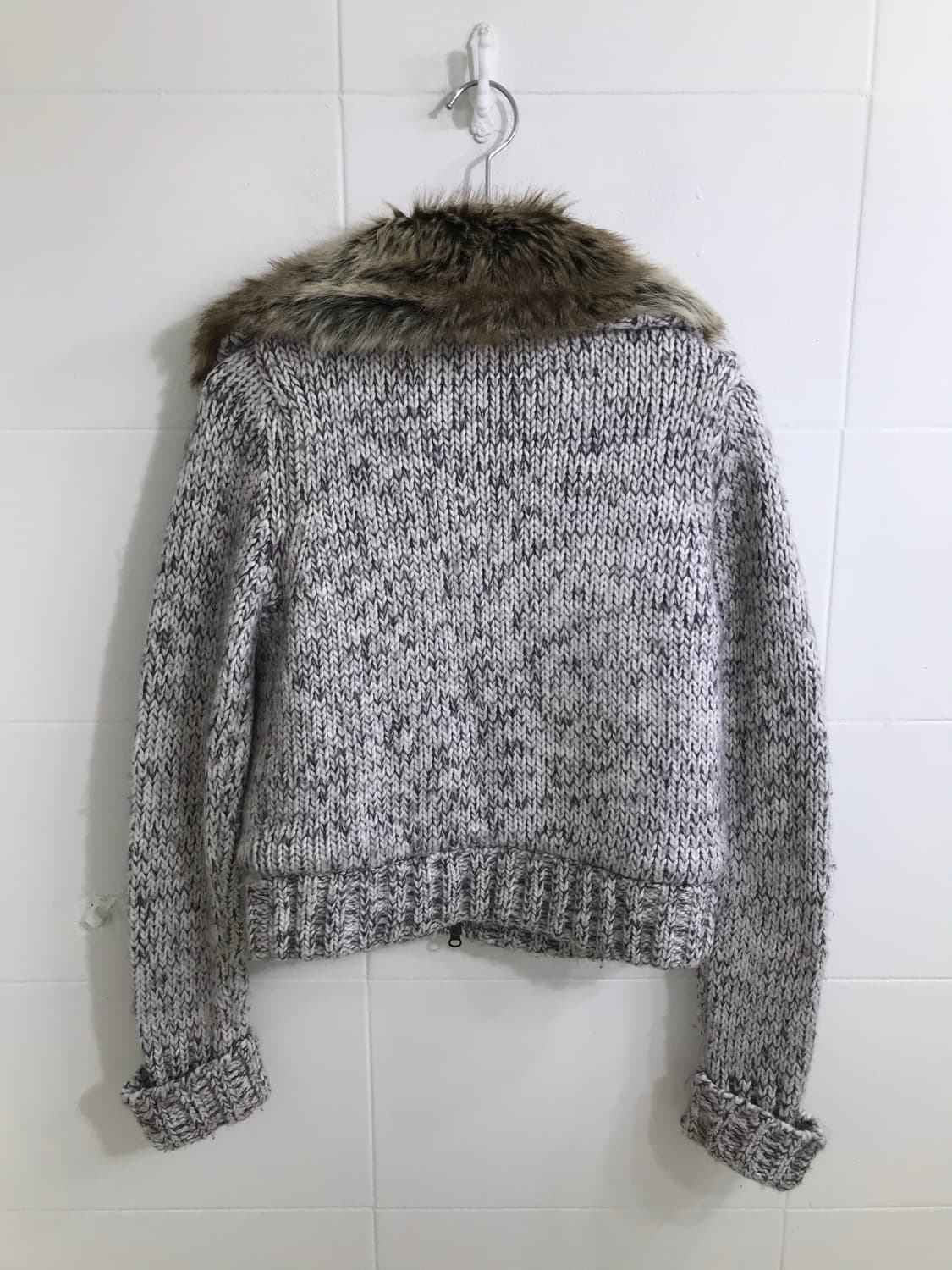 세실맥비 퍼 크롭 니트 집업 상품이미지7