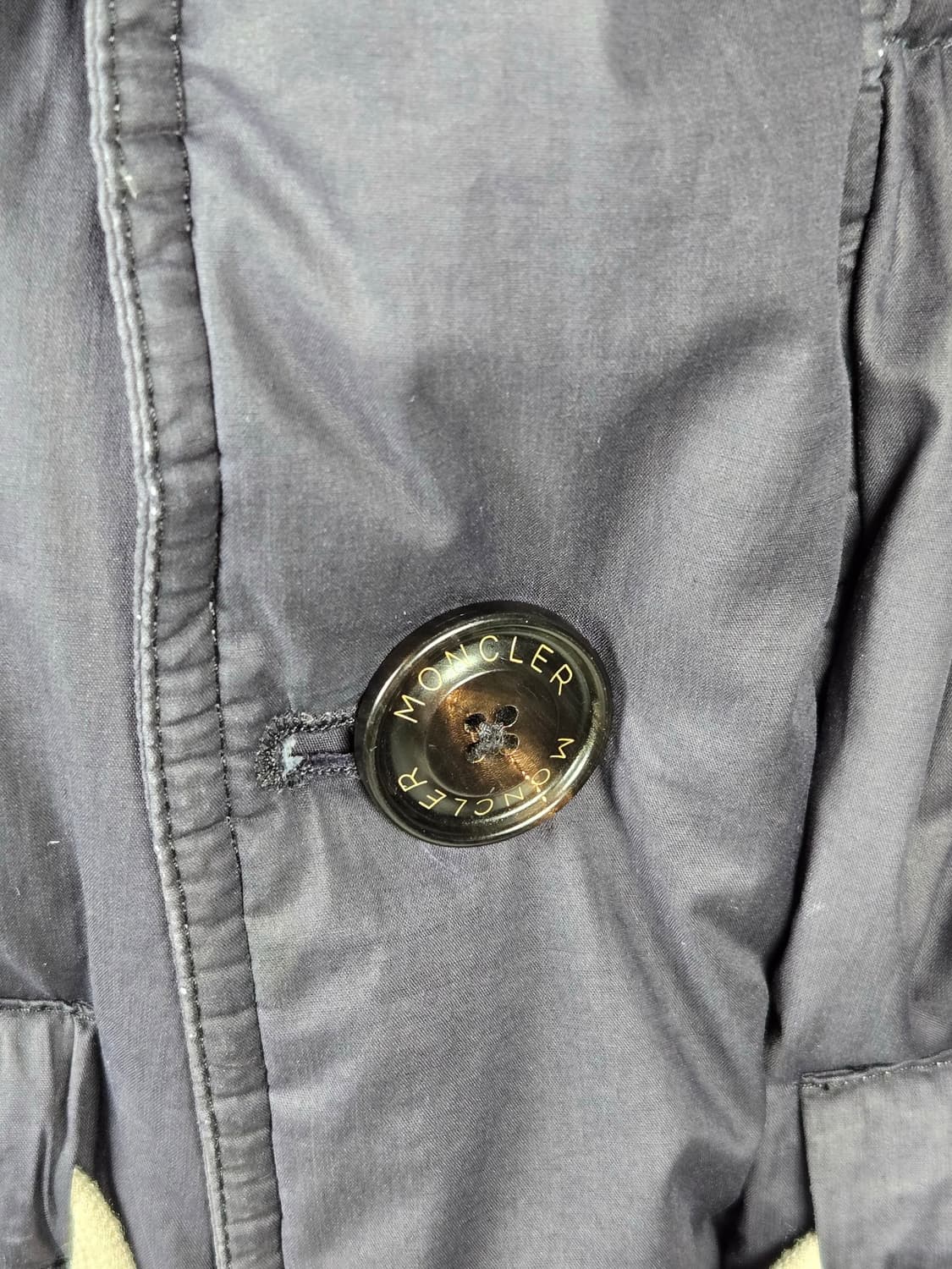 몽클레어 x 아미 올랜드 양털카라 후드패딩 상품이미지6