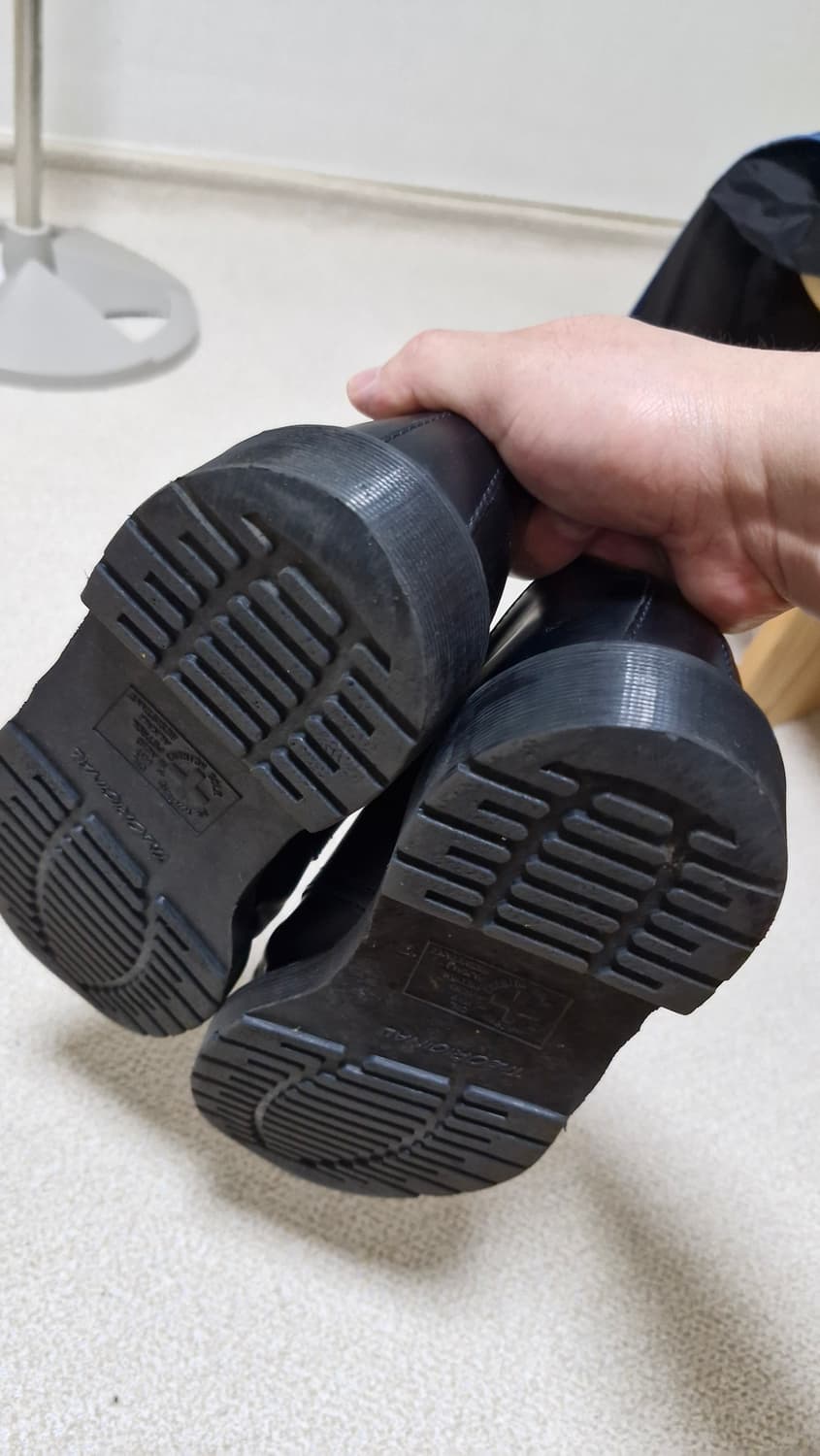 닥터마틴 1461 모노 uk8 265-270 상품이미지7