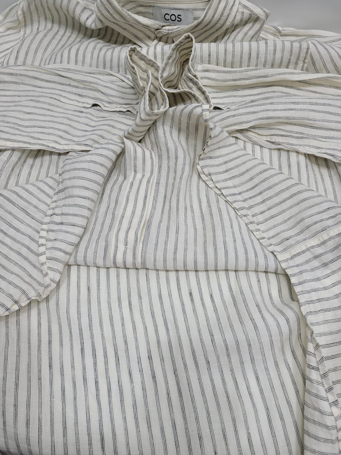 COS 코스 린넨 릴넥스드 스트라이프 셔츠 / 남 XL (추천 100)
 상품이미지7