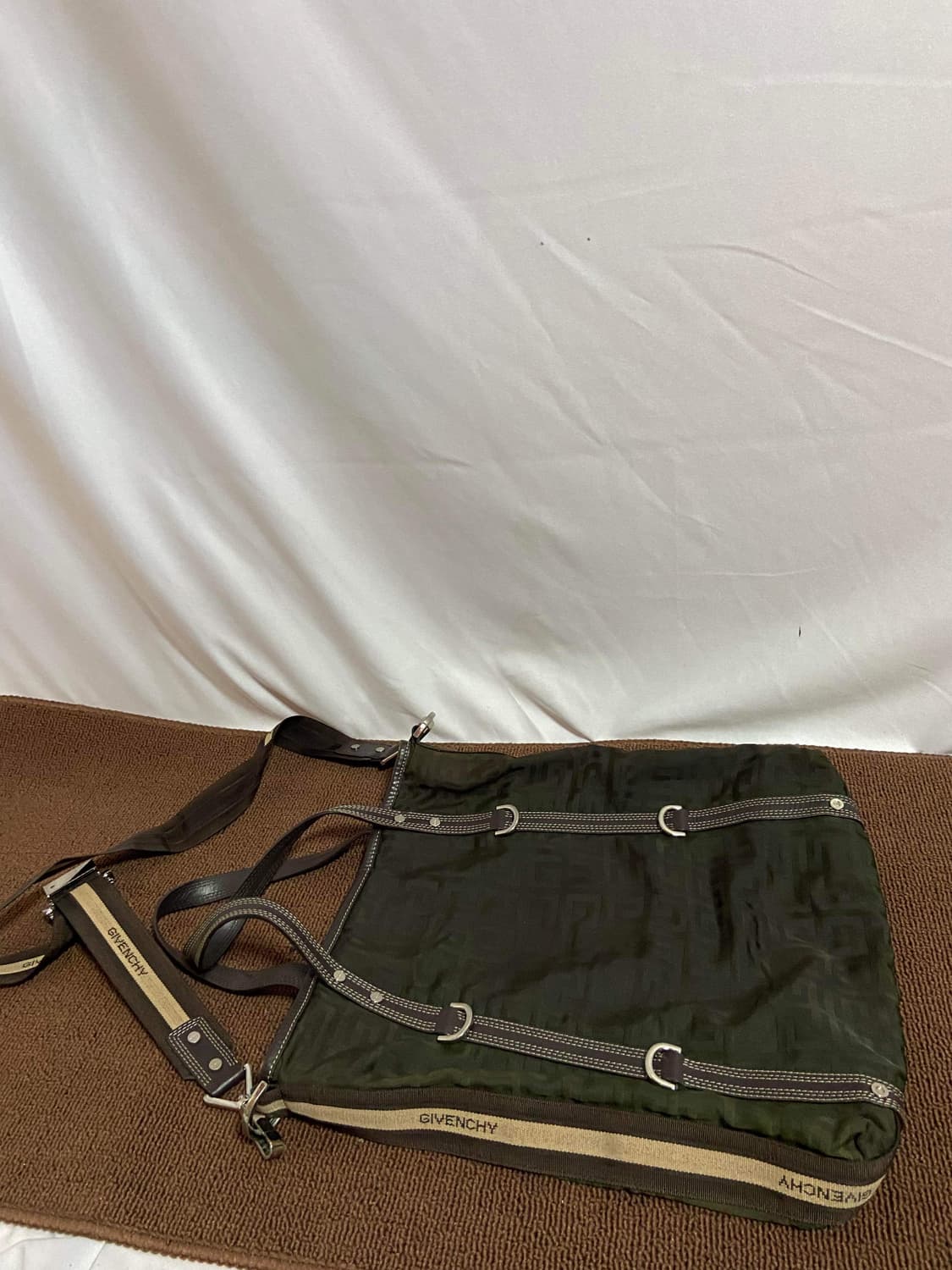 지방시 크로스백 ((귀한 보물같은 제품)) 상품이미지3