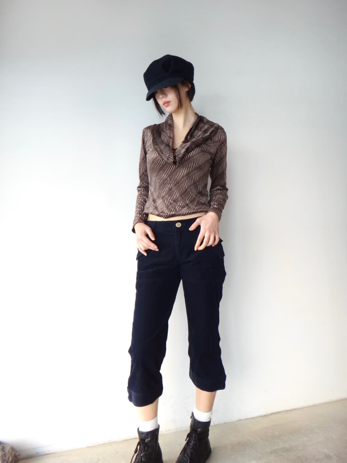 Wheel pattern multy velvet drape top 상품이미지6