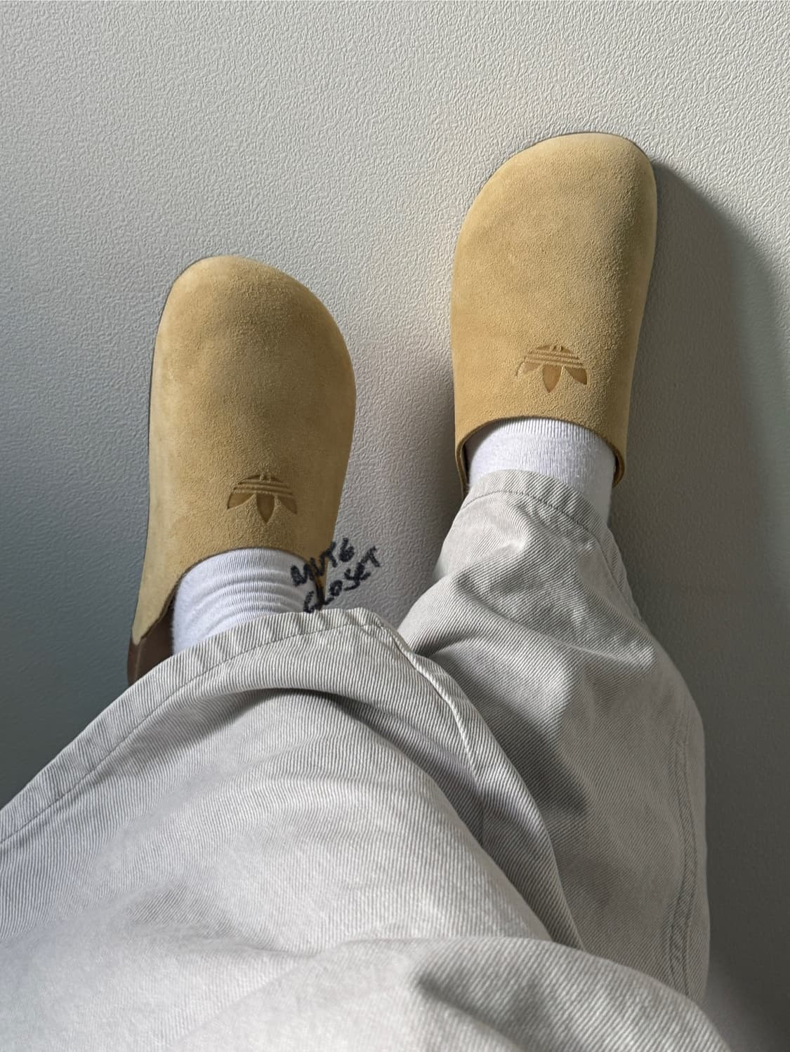 플리마켓🔥 아디다스 아디뮬 슬라이드 골든 베이지 검 상품이미지2