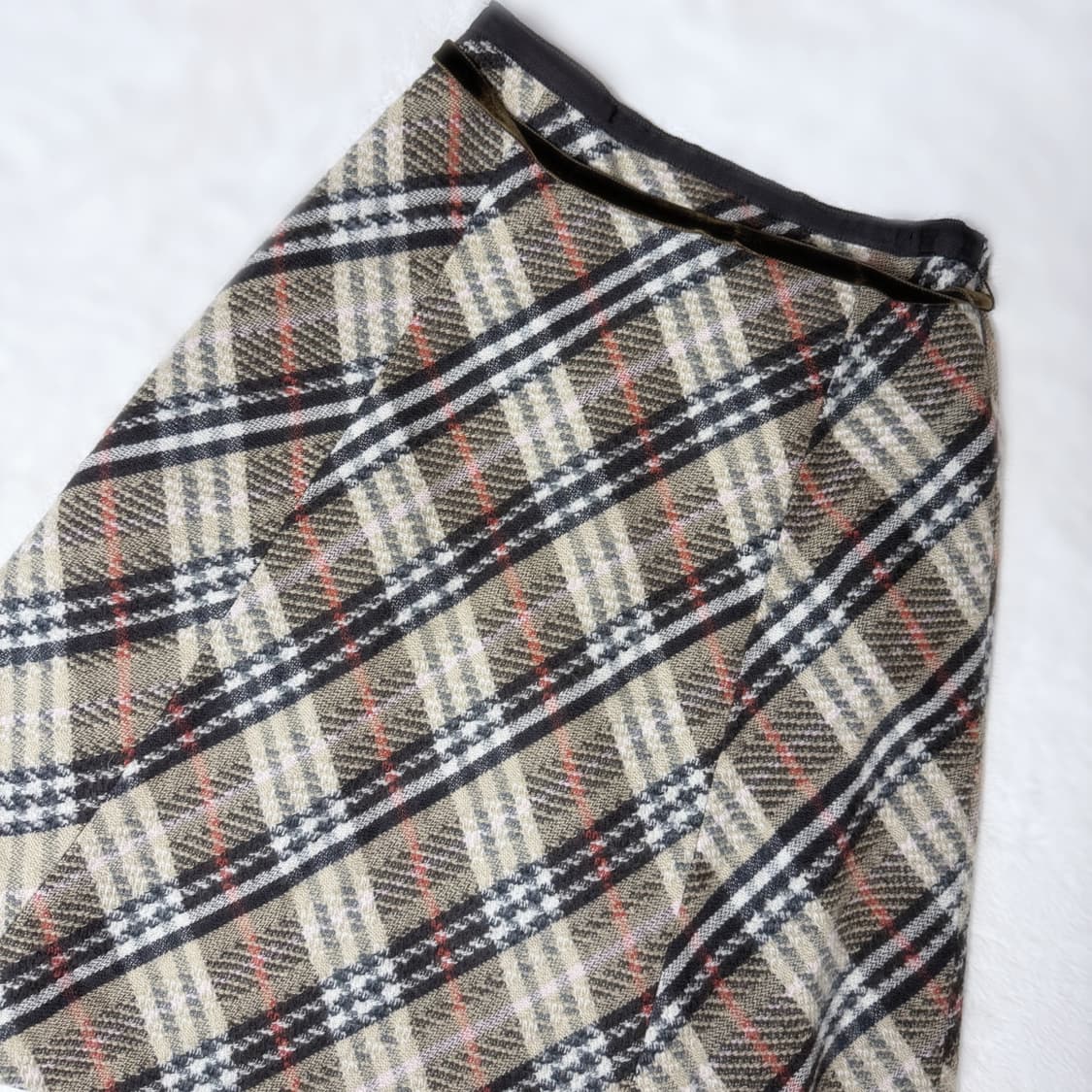 Burberry 버버리 블루라벨 라떼갸루 초코 로걀 스커트 ≽^•⩊•^≼ 상품이미지4