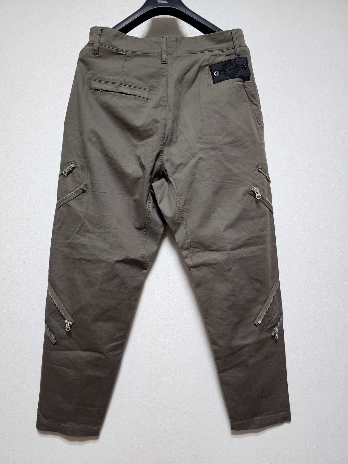 스톤아일랜드 쉐도우프로젝트 사선 지퍼 팬츠 상품이미지2