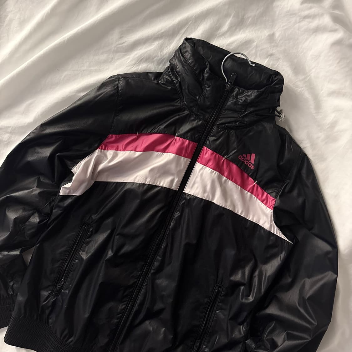 아디다스 Y2K 유광 바람막이  상품이미지2