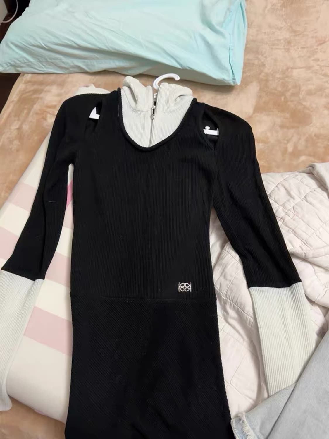 kijun 하프집업 컷아웃 원피스 상품이미지5