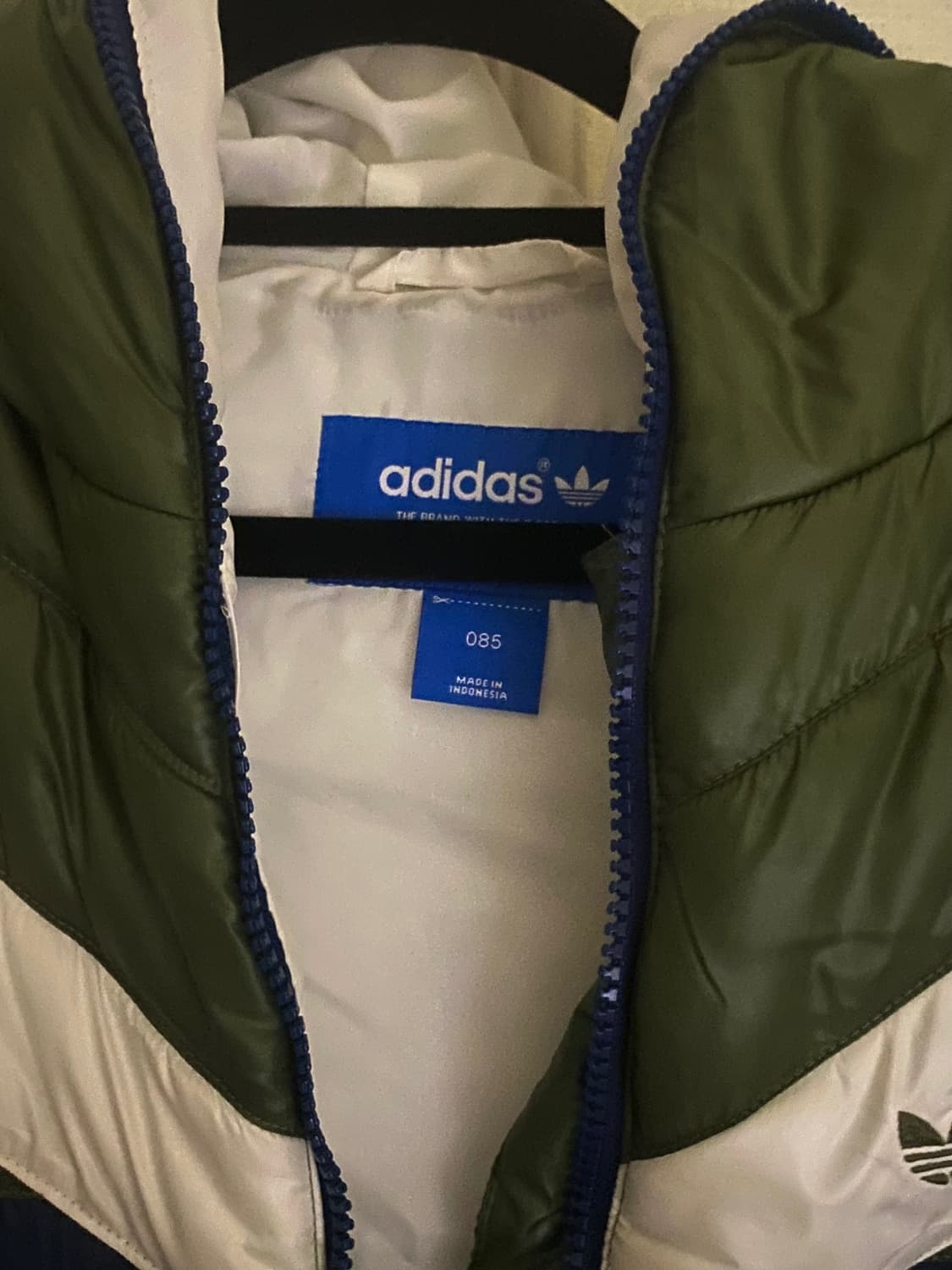 아디다스 파이어버드 카키 배색 후드 패딩조끼 상품이미지3
